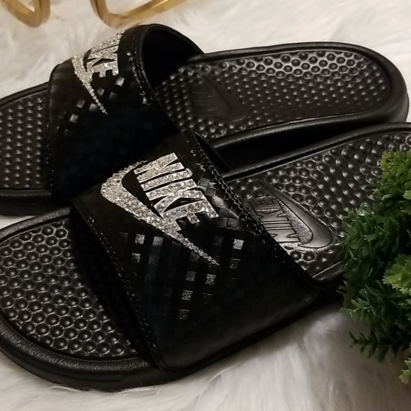 diamond nike slides